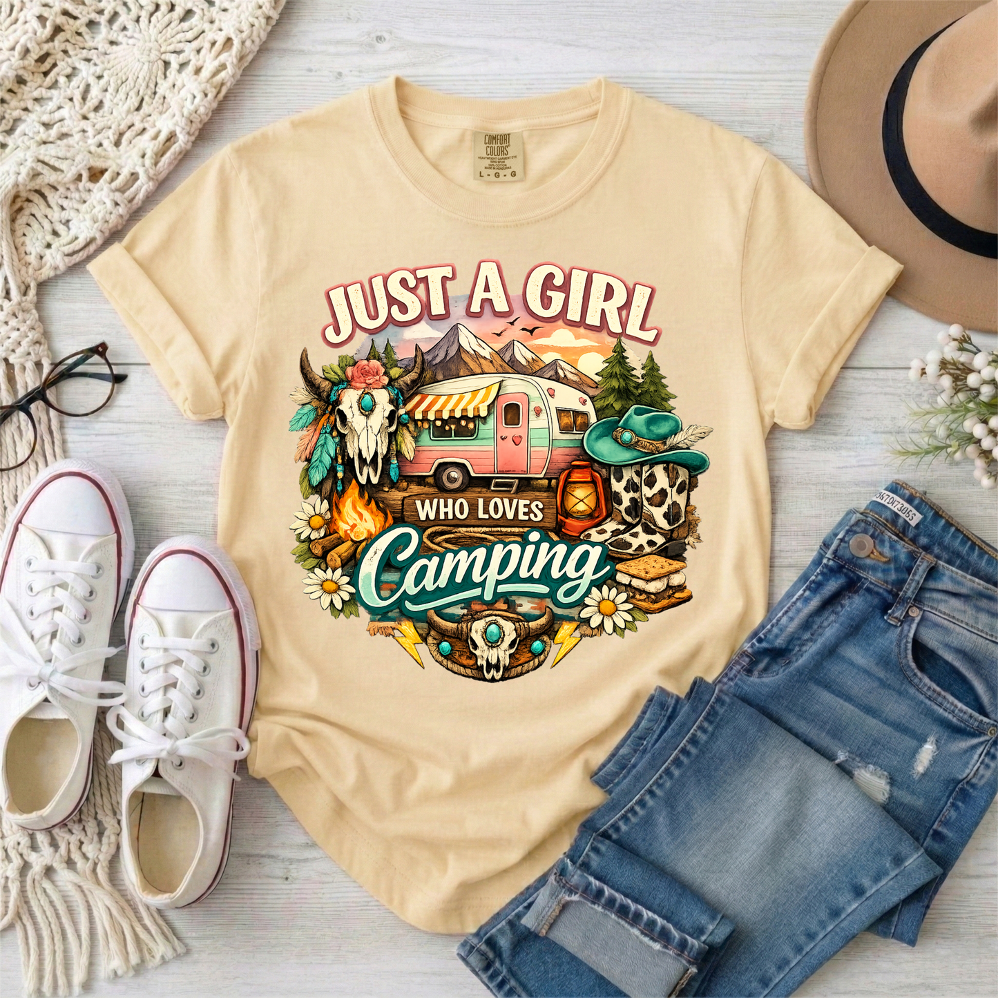 3717 - Just a Girl Who Loves Camping